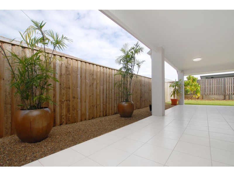 25 Elvena Circuit, Little Mountain QLD 4551