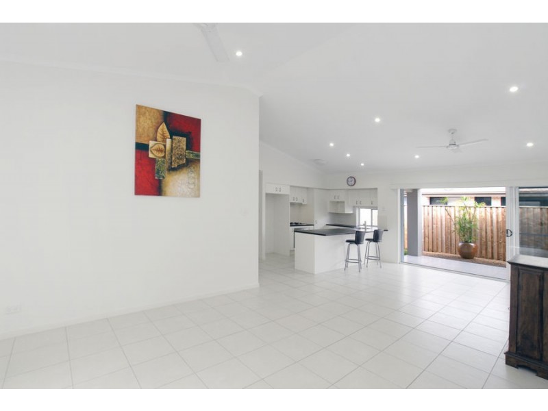 25 Elvena Circuit, Little Mountain QLD 4551