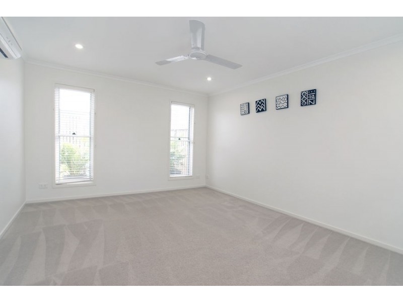 25 Elvena Circuit, Little Mountain QLD 4551