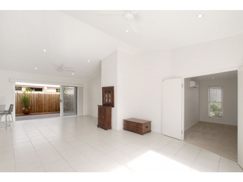 25 Elvena Circuit, Little Mountain QLD 4551