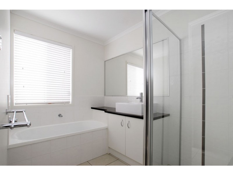 25 Elvena Circuit, Little Mountain QLD 4551