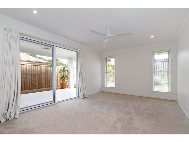 25 Elvena Circuit, Little Mountain QLD 4551