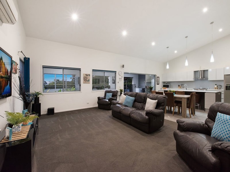 30 Forest View Way, Little Mountain QLD 4551