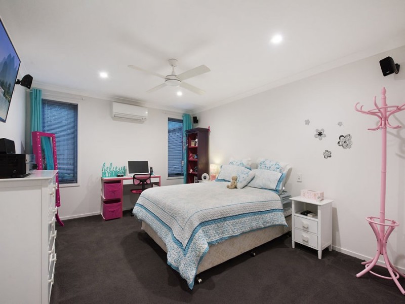 30 Forest View Way, Little Mountain QLD 4551