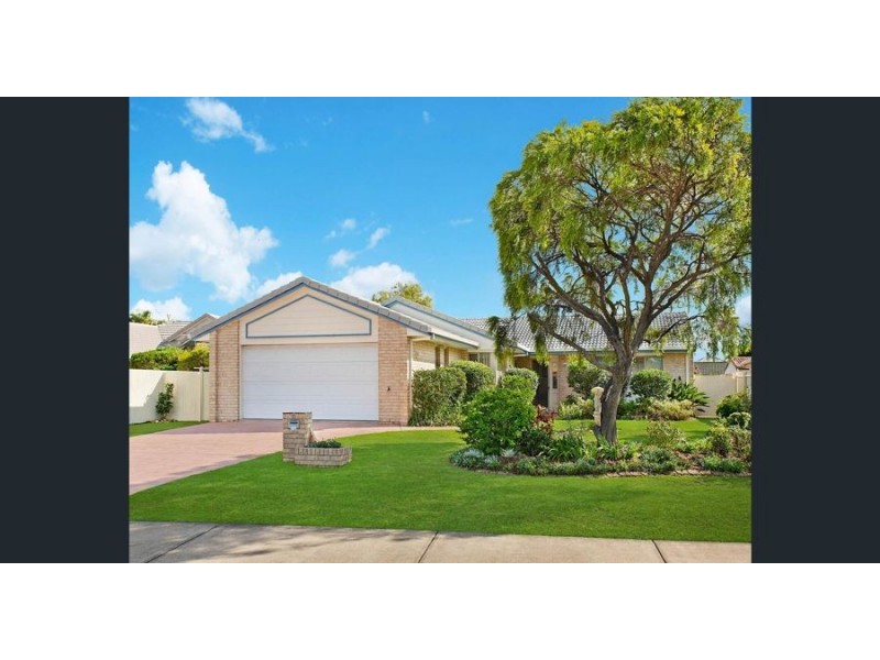 11 Sir Joseph Banks Drive, Pelican Waters QLD 4551