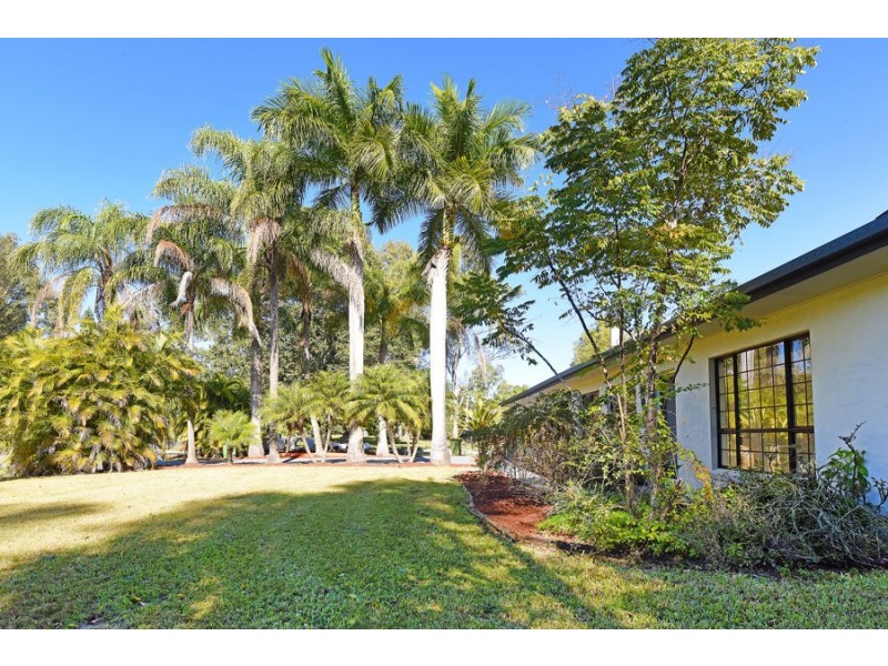 32 Mooloolah Meadows Drive, Mooloolah Valley QLD 4553