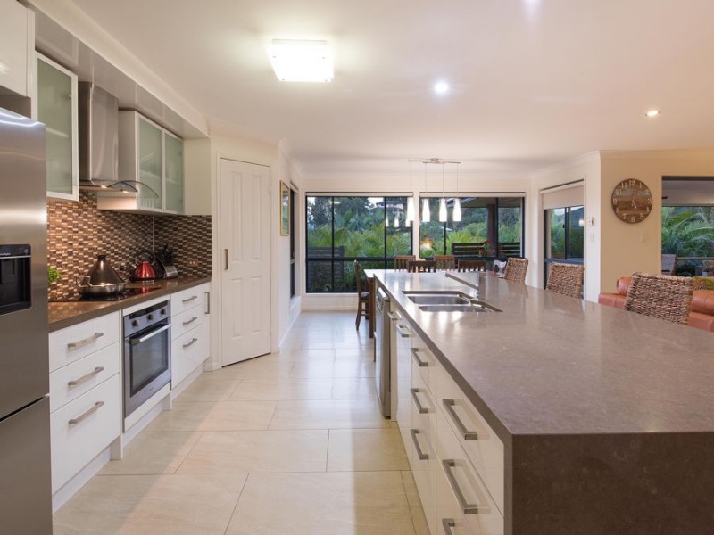 3 Valley View Court, Little Mountain QLD 4551