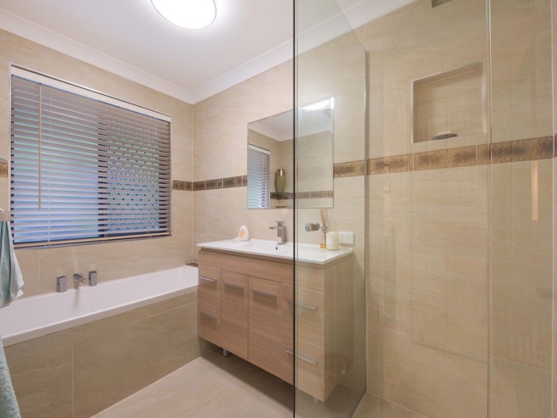 3 Valley View Court, Little Mountain QLD 4551