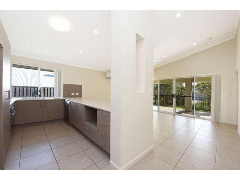 13 Riverstone Cres, Little Mountain QLD 4551