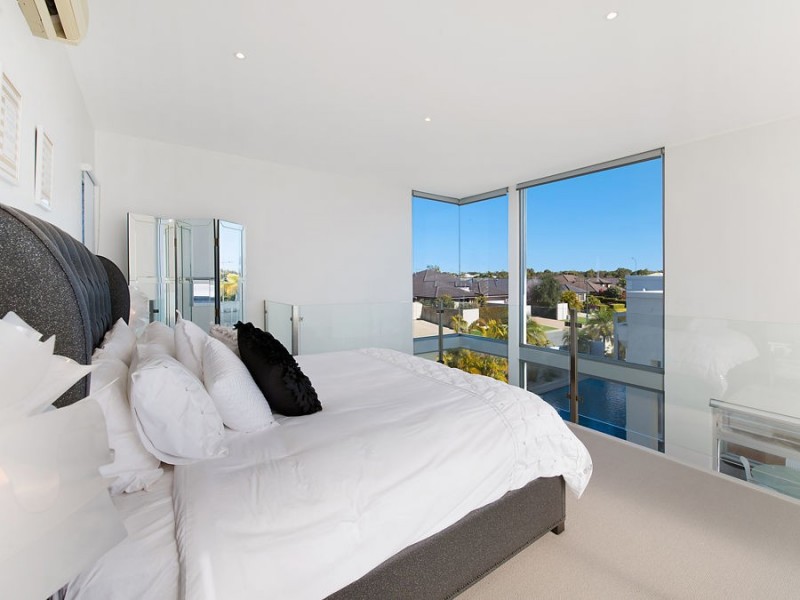 2 Hartley Crescent, Pelican Waters QLD 4551