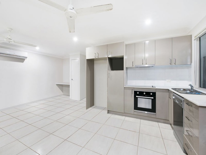 2/1 Woodswallow Crescent, Bli Bli QLD 4560