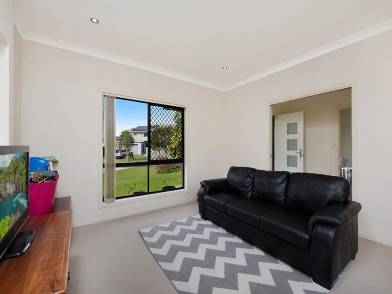 6 Alicia Circuit, Little Mountain QLD 4551