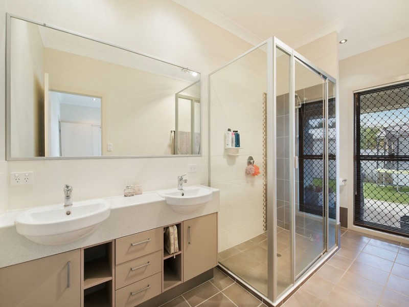 6 Alicia Circuit, Little Mountain QLD 4551