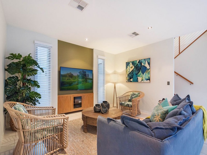 14 Quayline Close, Pelican Waters QLD 4551