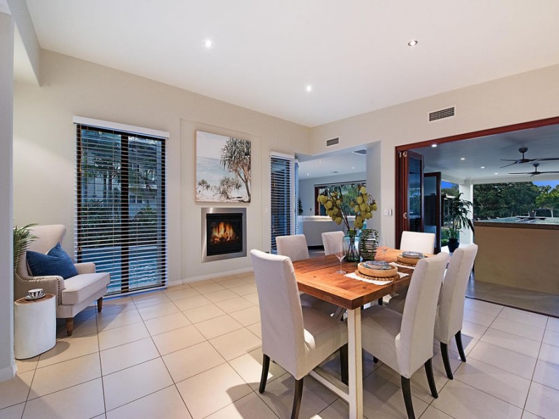 14 Quayline Close, Pelican Waters QLD 4551