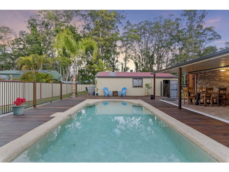 6 Sidney Drive, Beerwah QLD 4519