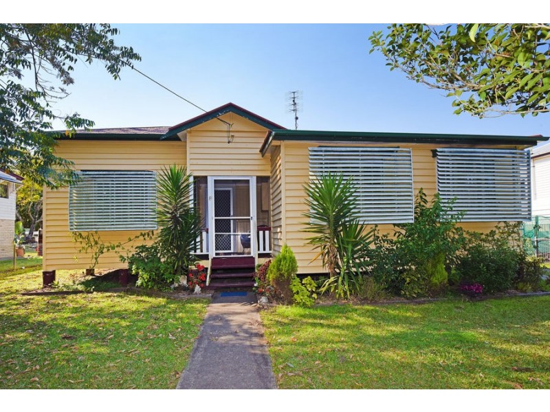 8 Railway Street, Landsborough QLD 4550