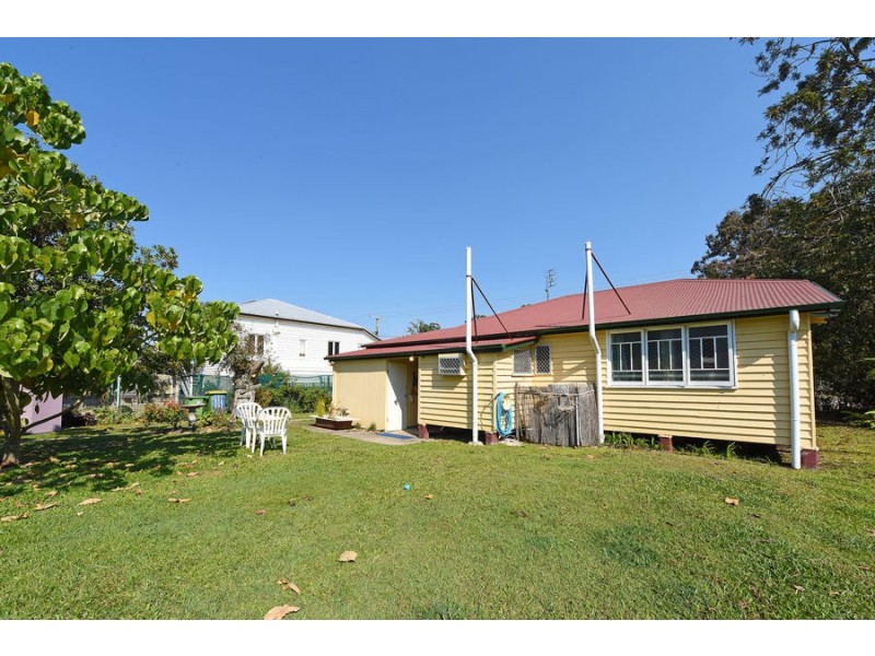 8 Railway Street, Landsborough QLD 4550