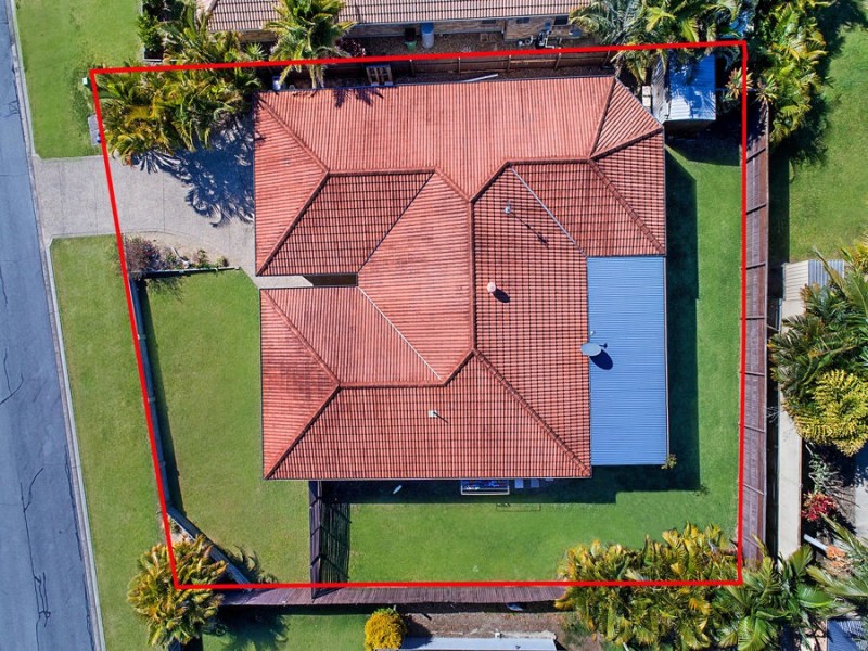 8 Anglia Place, Little Mountain QLD 4551