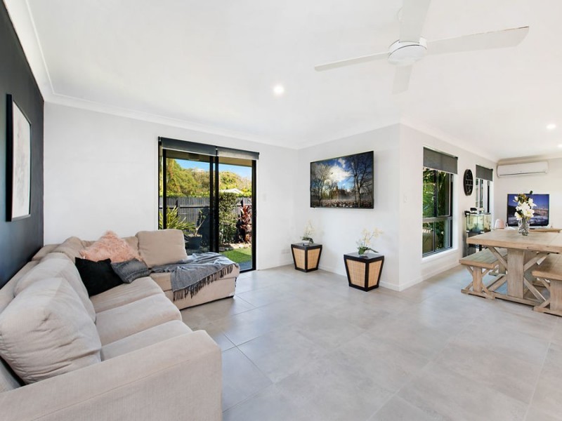 10 Allamanda Avenue, Little Mountain QLD 4551