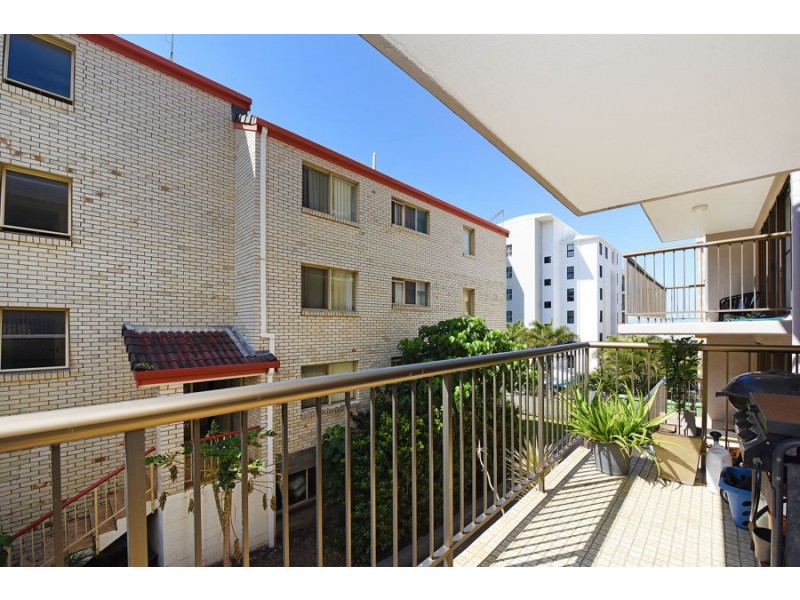 2/24 Moreton Parade, Kings Beach QLD 4551