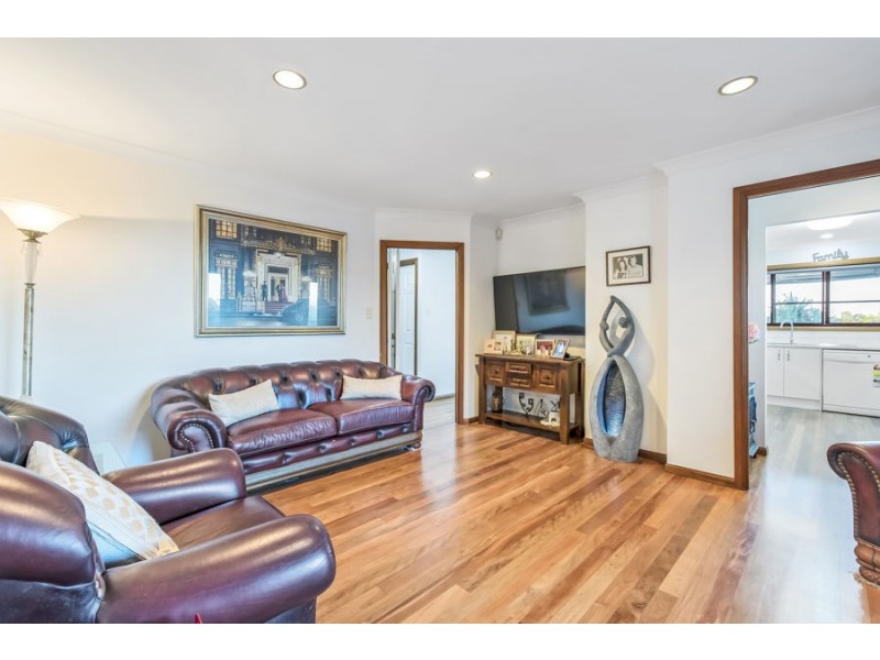 8 Cormorant Court, Aroona QLD 4551