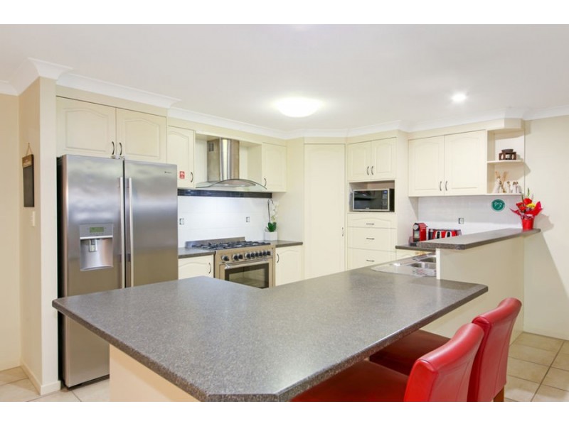 5 Kingsview Court, Little Mountain QLD 4551