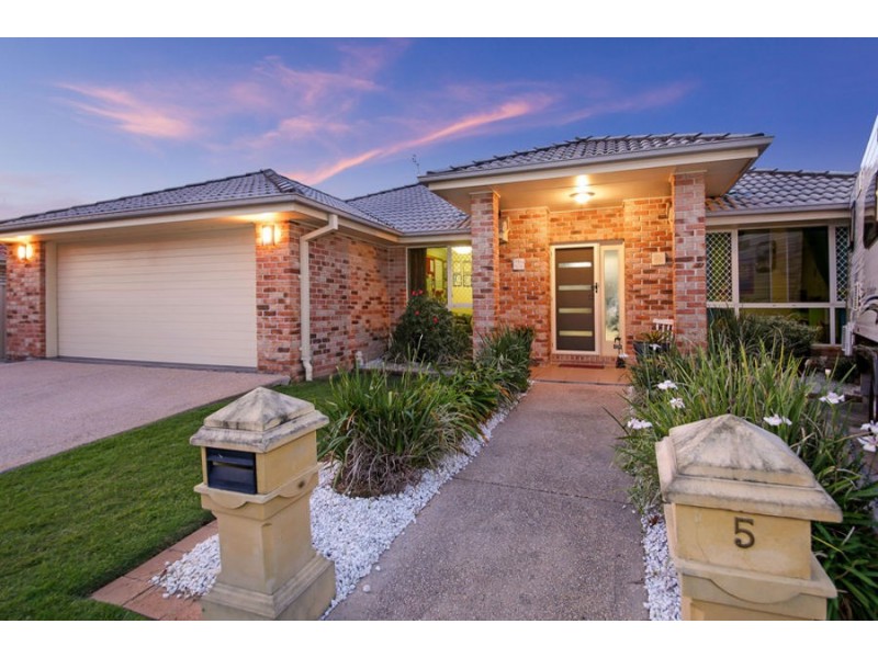 5 Kingsview Court, Little Mountain QLD 4551