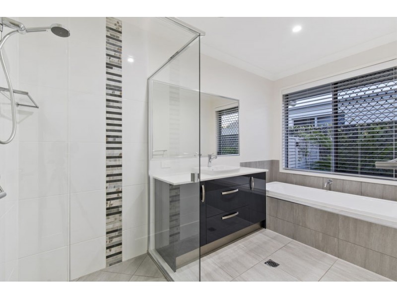 4 Alexander Street, Aroona QLD 4551