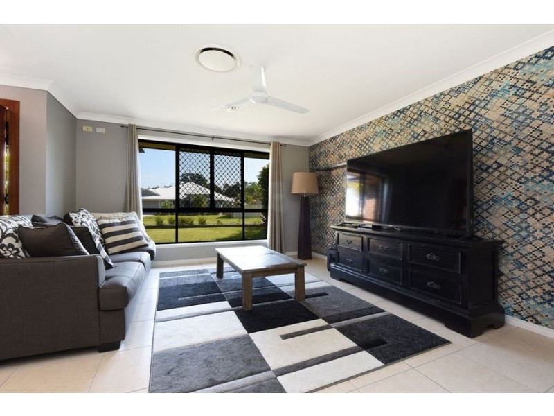 17 Tenkate Drive, Little Mountain QLD 4551