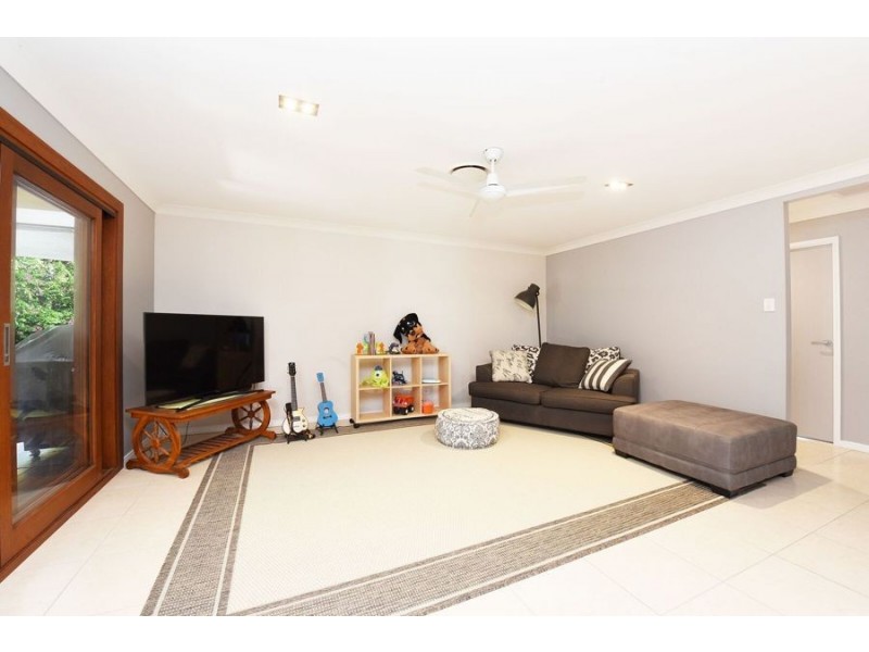 17 Tenkate Drive, Little Mountain QLD 4551