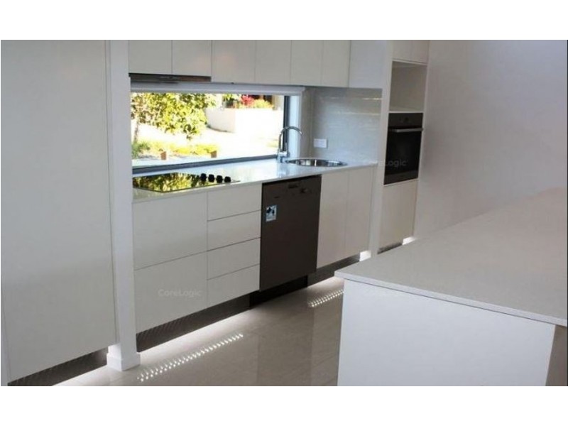 8 Dicky Beach Cl, Dicky Beach QLD 4551