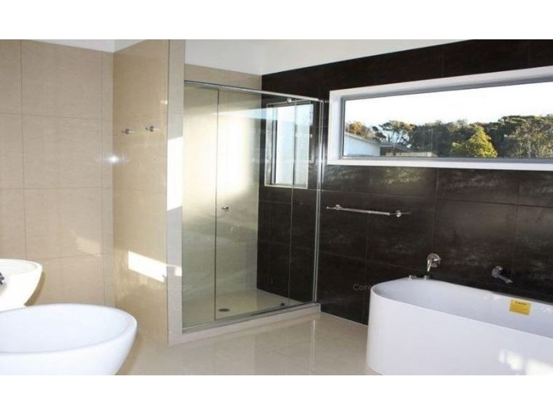 8 Dicky Beach Cl, Dicky Beach QLD 4551