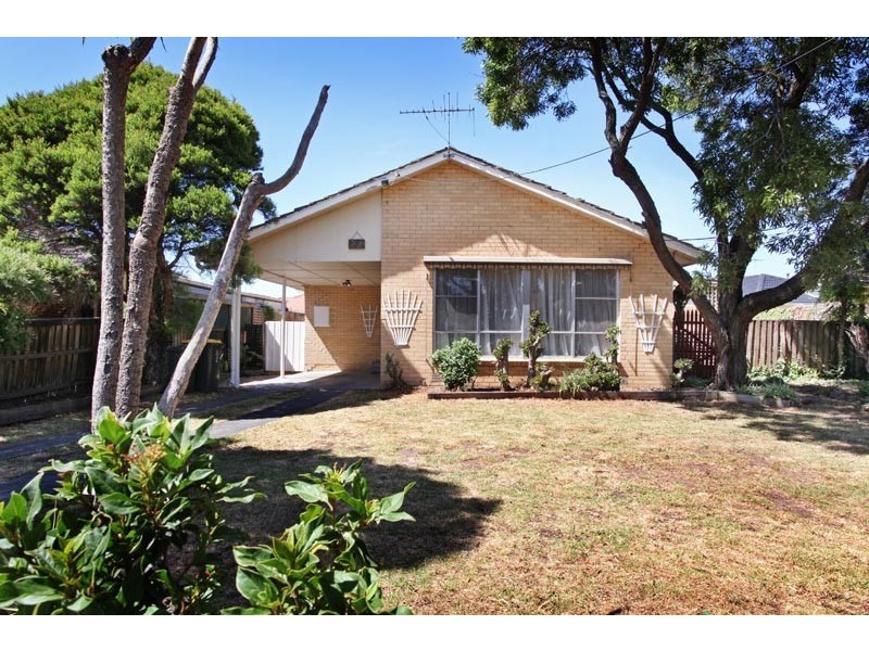24 Robertson Crescent, Laverton VIC 3028