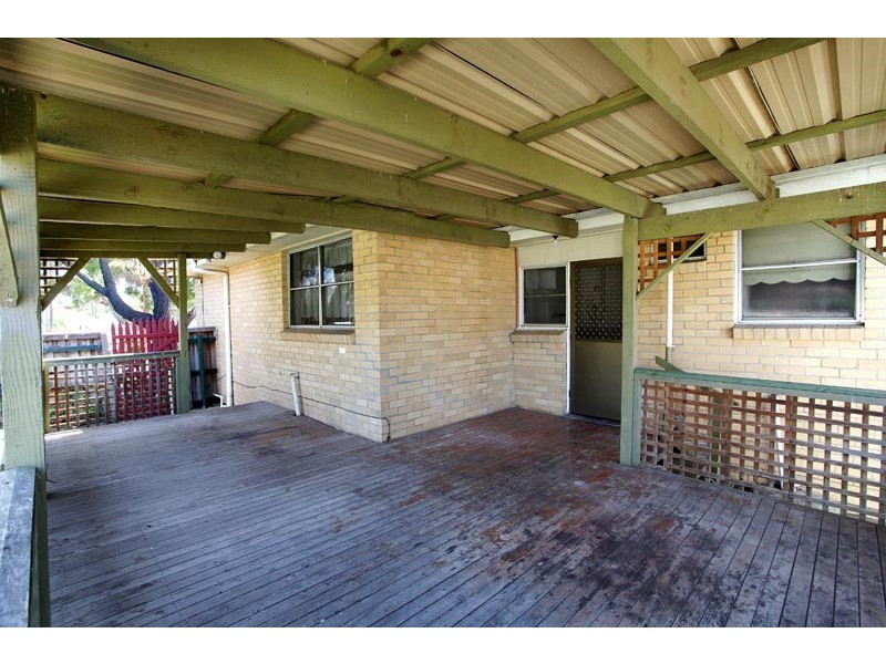 24 Robertson Crescent, Laverton VIC 3028