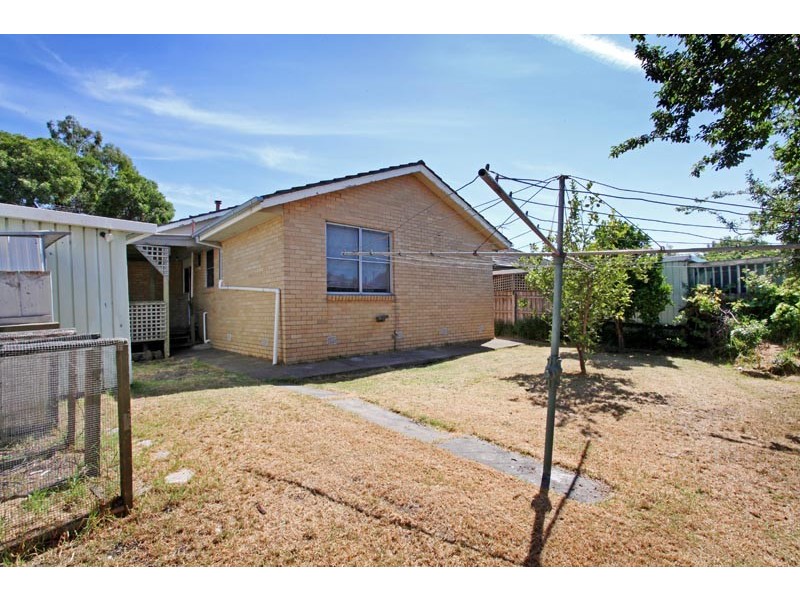 24 Robertson Crescent, Laverton VIC 3028