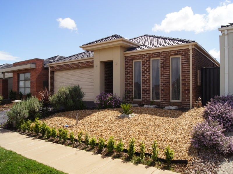 21 Wylie Way (1 Week Free Rent!), Point Cook VIC 3030