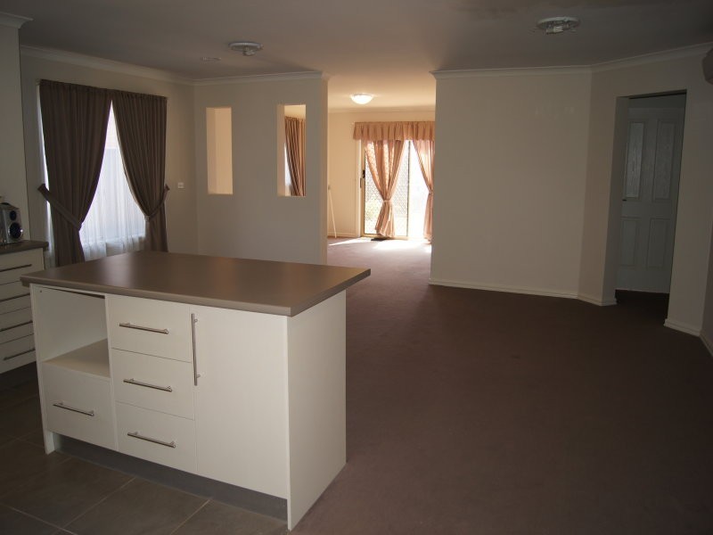 21 Wylie Way (1 Week Free Rent!), Point Cook VIC 3030