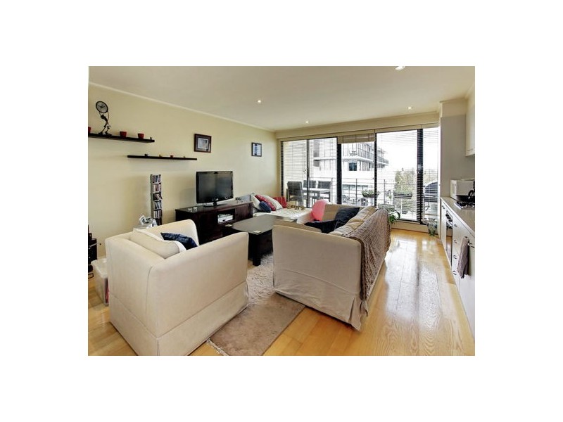 2/125 Ormond Road, Elwood VIC 3184