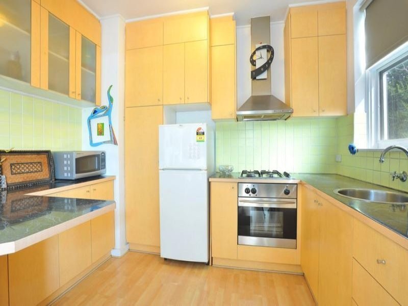 8/1 Hartpury Avenue, Elwood VIC 3184