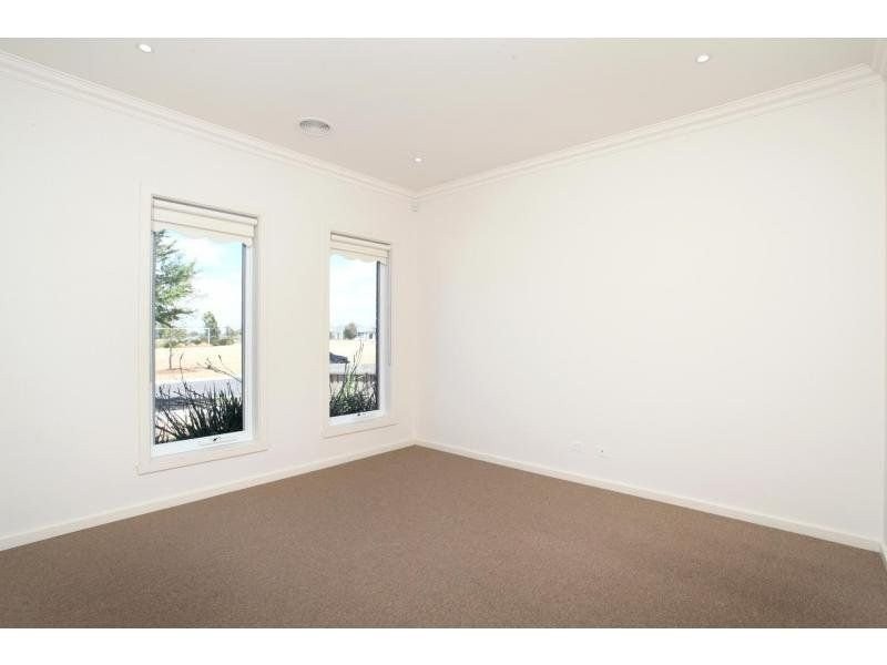 15 Ultimo Walk, Taylors Hill VIC 3037