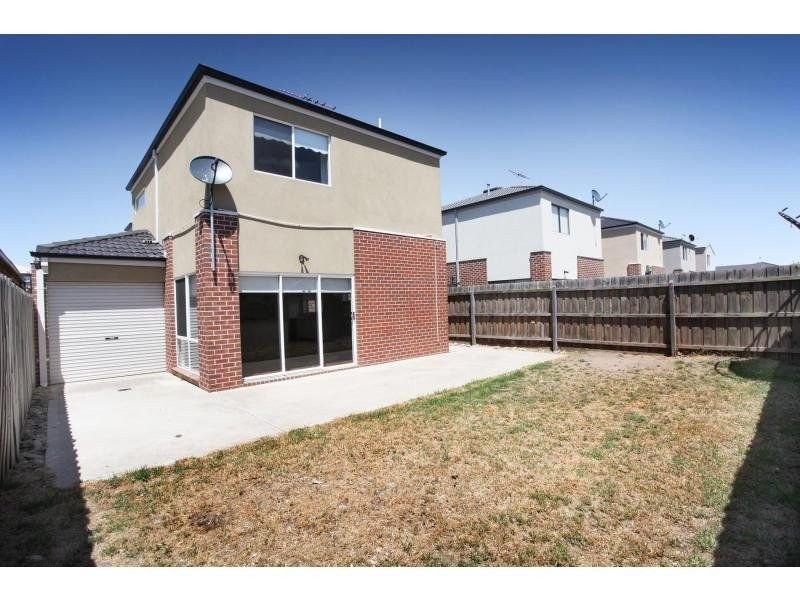 15 Ultimo Walk, Taylors Hill VIC 3037