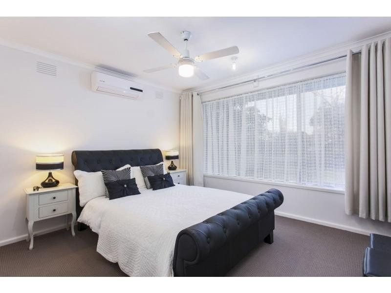 9 McIntyre Drive, Altona VIC 3018