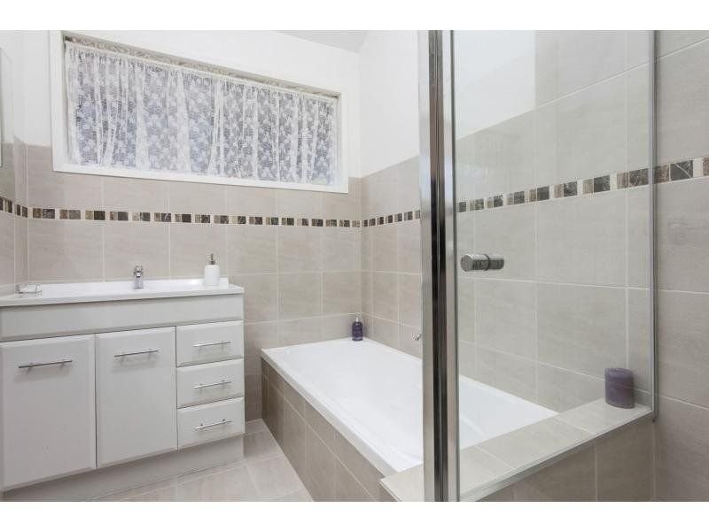 9 McIntyre Drive, Altona VIC 3018