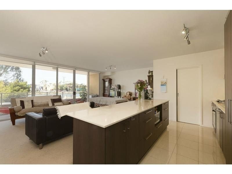 7/2 Saltriver Place, Footscray VIC 3011
