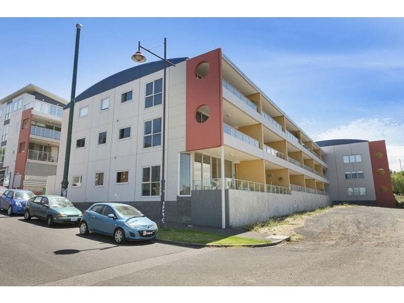 7/2 Saltriver Place, Footscray VIC 3011