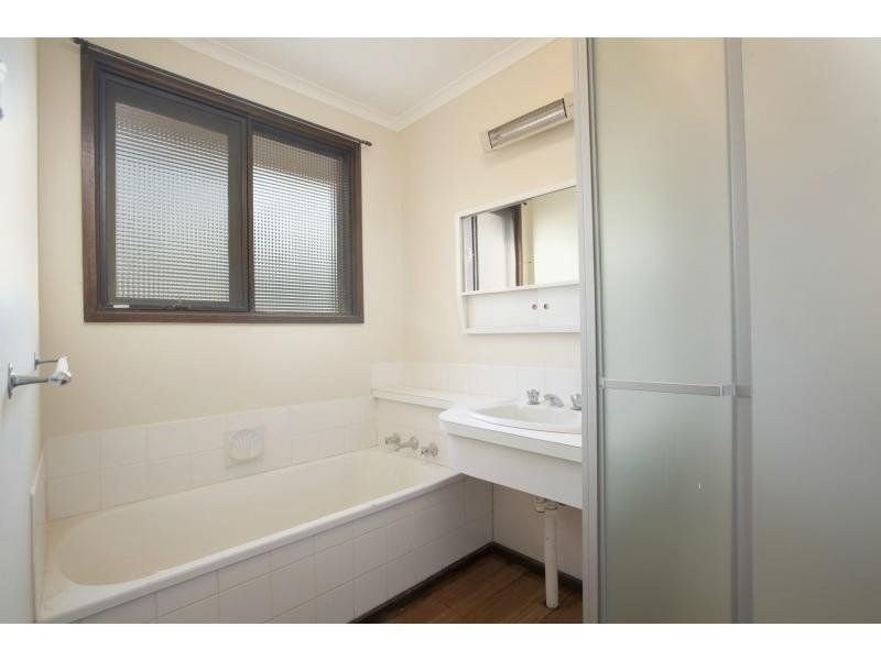 35 McIntyre Drive, Altona VIC 3018