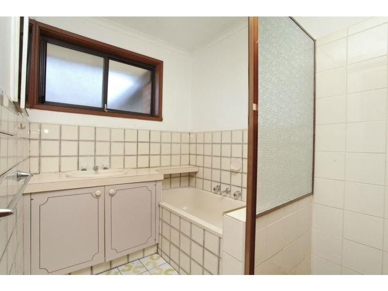 1/36 Donald Street, Laverton VIC 3028