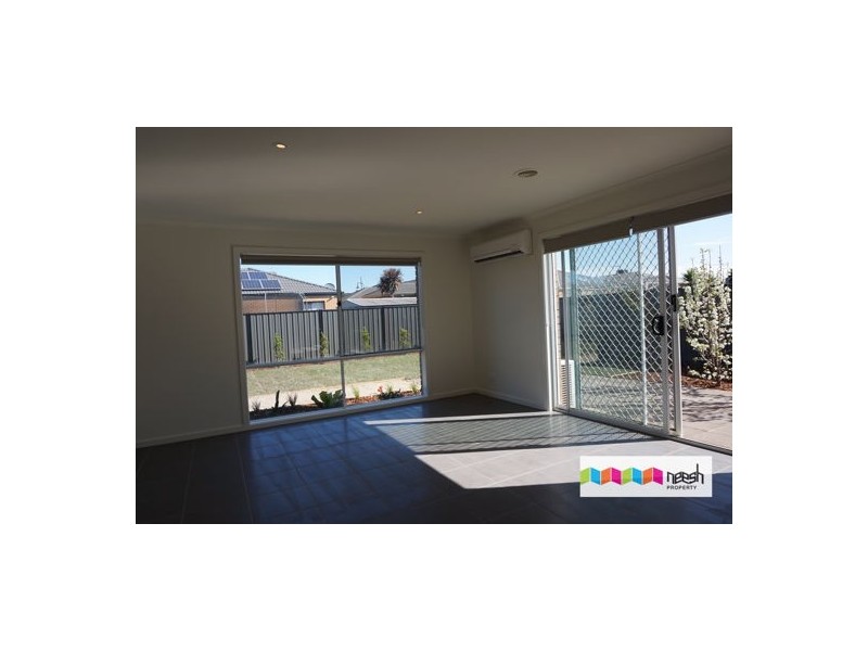 1 Kingbird Avenue, Tarneit VIC 3029