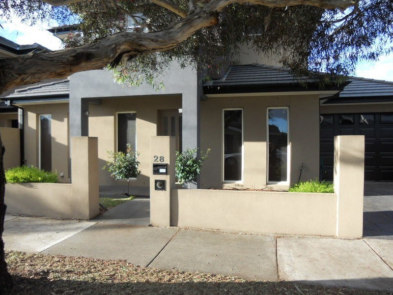 28 Paproth Grove, Altona North VIC 3025